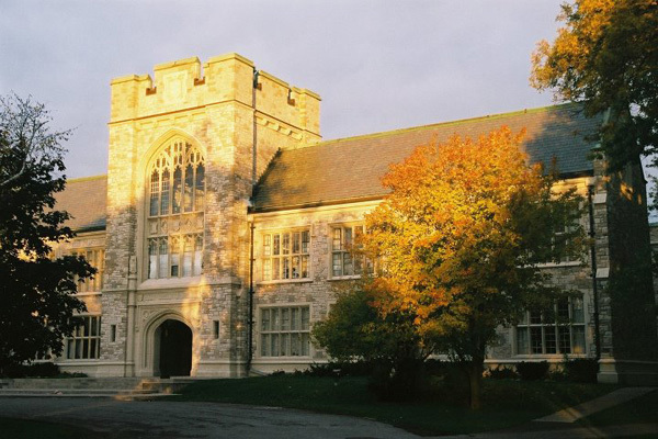 Здание Albert College