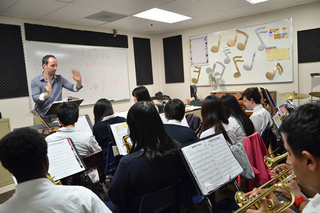 На занятиях музыкой