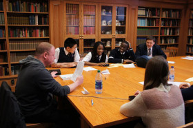 Студенты Ridley College на занятиях