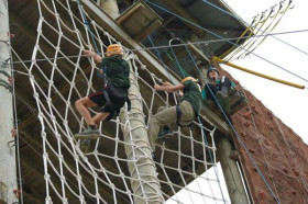 Студенты Rosseau Lake College занимаются альпинизмом