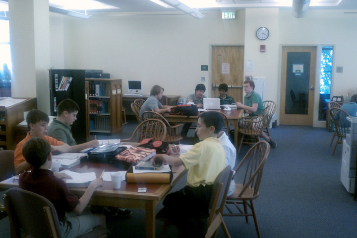 Студенты Worcester Academy занимаются самоподготовкой