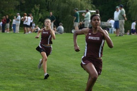 Студенты Worcester Academy занимаются бегом