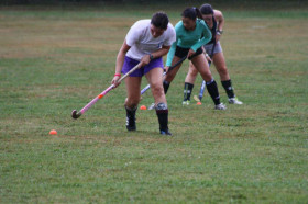 Студенты Trinity College School играют в хоккей