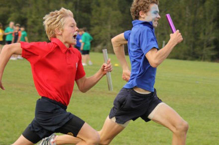 Студенты Saint Stephen’s College занимаются бегом