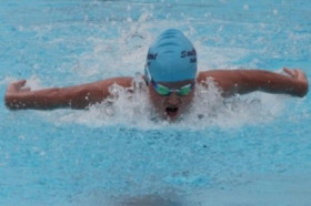 Студенты Saint Stephen’s College занимаются плаванием