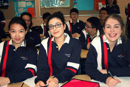 Студенты Taylors College на занятиях