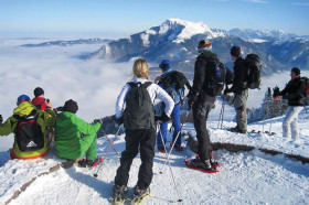 Студенты St Gilgen International School катаются на лыжах