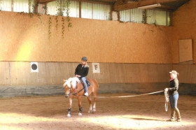 Студенты The American International School Salzburg занимаются конным спортом