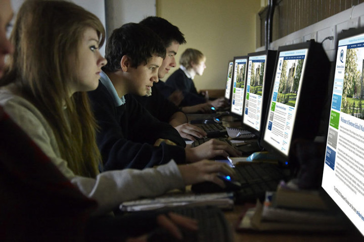 Студенты Newtown School на занятиях