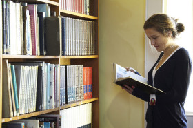 Библиотека в Newtown School