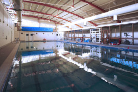 Бассейн в Newtown School