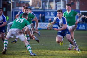 Студенты St Andrew’s College играют в регби