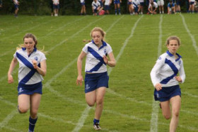 Студенты St Andrew’s College занимаются бегом