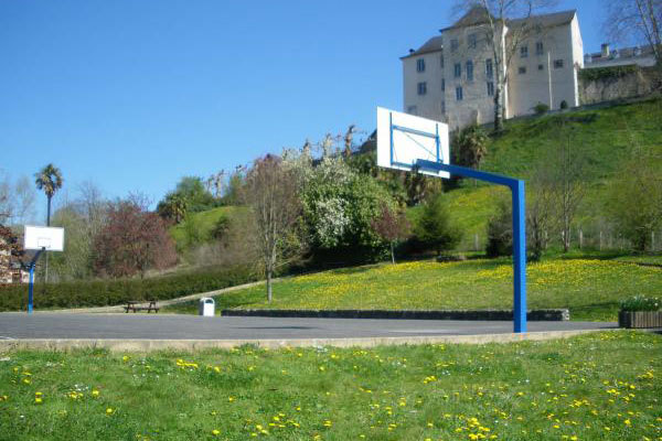 Спортивная площадка