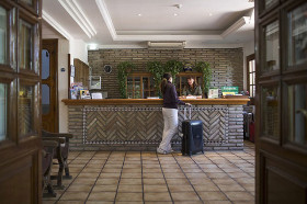 Ресепшен в Malaca Instituto