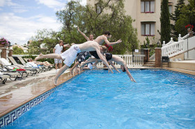 Бассейн в Malaca Instituto