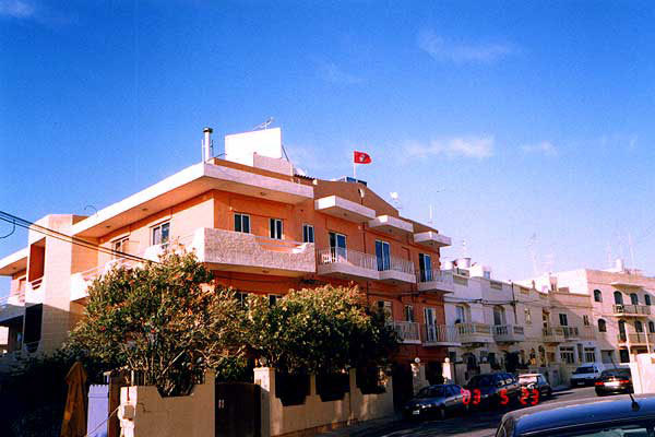 Здание школы Malta Crown