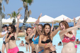 Студенты Malta Crown в аквапарке