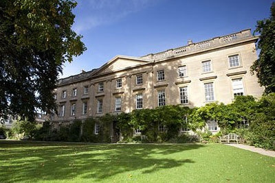 Здание Oxford Royale Academy