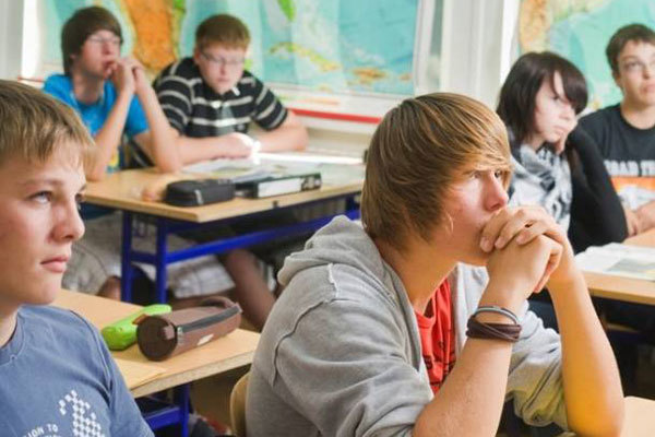 Студенты Hermann Lietz-Schule Schloss Hohenwehrda Thüringen на занятиях