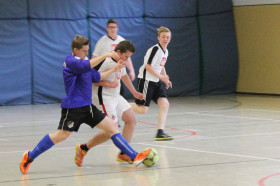 Студенты Institut Schloß Wittgenstein играют в футбол