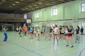 Студенты Schule Schloss Salem занимаются танцами