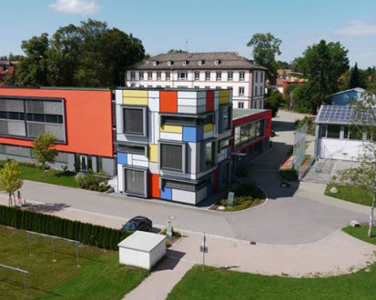 Здание школы Zinzendorfschulen