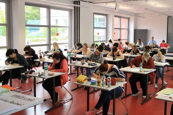 Студенты Zinzendorfschulen на занятиях