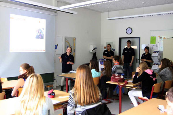 Студенты Zinzendorfschulen на занятиях