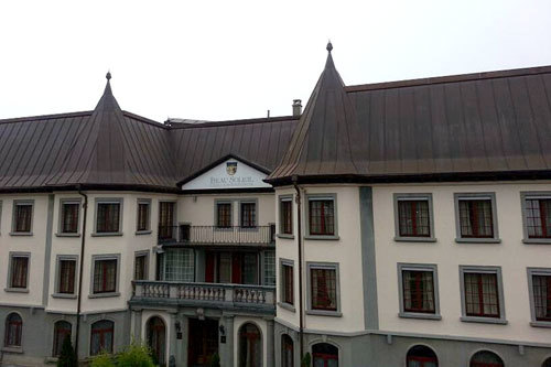 Здание Beau Soleil Collège Alpin International
