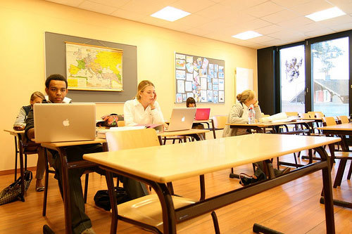 Студенты Beau Soleil Collège Alpin International на занятиях