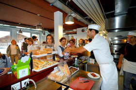 Обед в Beau Soleil Collège Alpin International