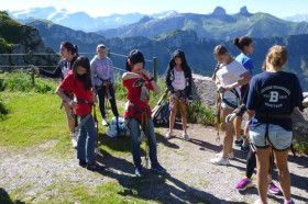 Студенты Beau Soleil Collège Alpin International занимаются альпинизмом