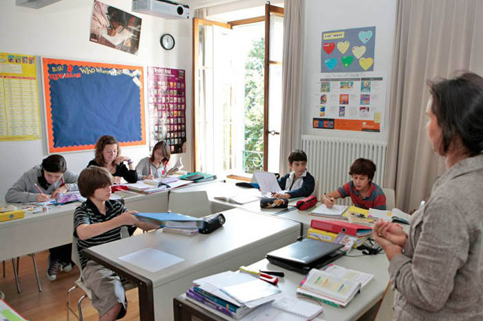 Студенты Brillantmont International School на занятиях