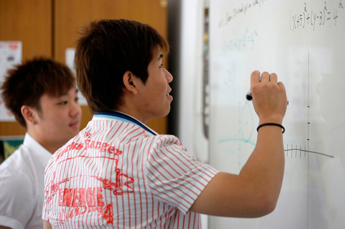 Занятия в Brillantmont International School