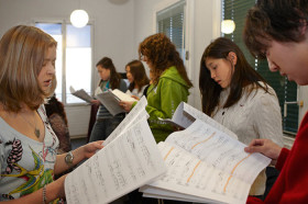 На занятиях по вокалу