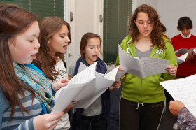 На занятиях по вокалу