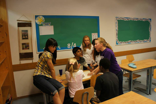 Студенты College du Léman в учебном классе