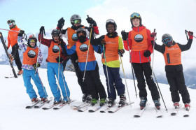 Студенты College du Léman катаются на лыжах