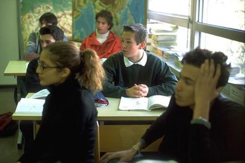 Студенты Ecole Nouvelle de la Suisse Romande на занятиях