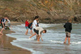 Студенты Ecole Nouvelle de la Suisse Romande на пляже