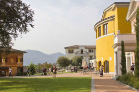 Территория школы TASIS