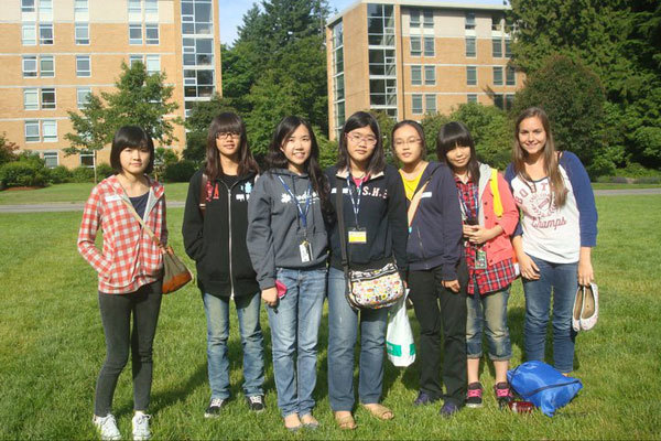 Студенты Bodwell High School Victoria