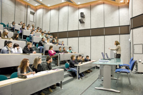 Студенты на лекции