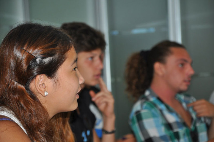 Студенты Ace English на занятиях