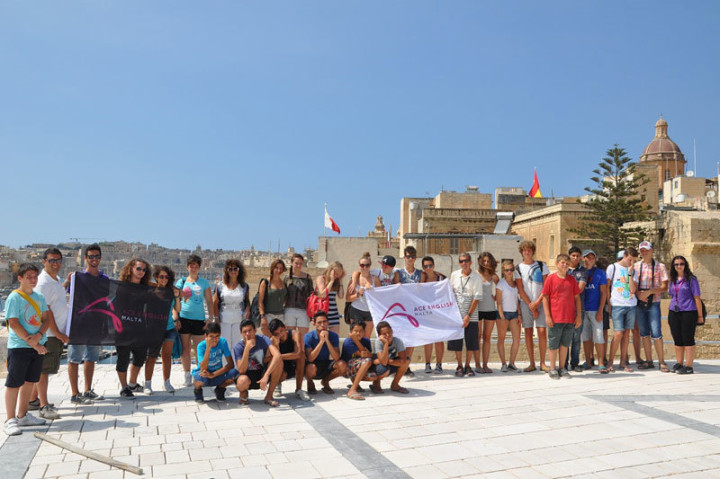 Студенты Ace English