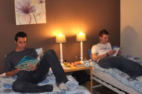 Студенты Center International d’Antibes Cannes в жилой комнате