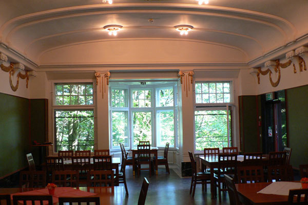 Столовая в GLS Munich Castle