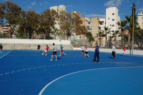 Студенты Proyecto Espanol Madrid играют в футбол