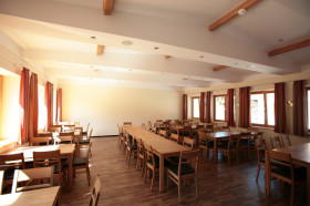 Столовая в GLS Munich Adventure